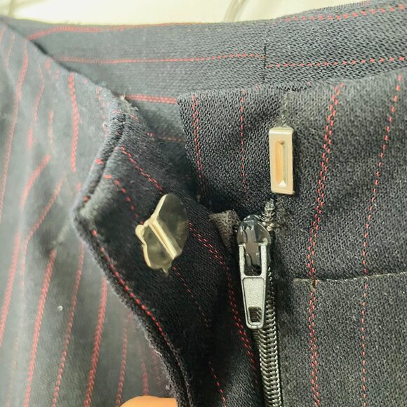 Harvé Benard by Bernard Holtzman Women's Navy and Red Pinstripe Pants Size 8 - Picture 4 of 10